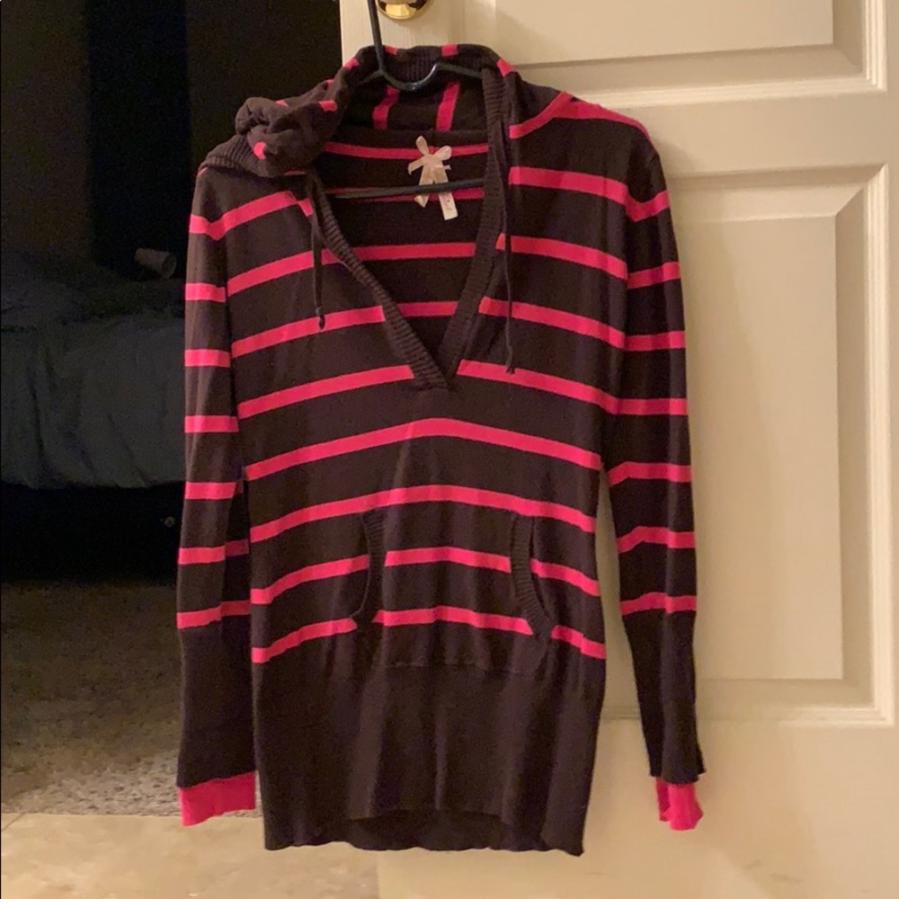 Women’s pink and brown v-neck hoodie